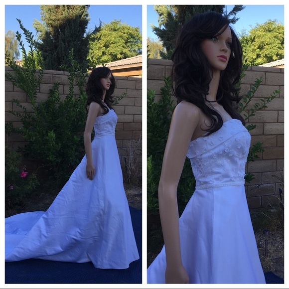 NWT David’s Bridal wedding dress size 4 white colo - Picture 3 of 11